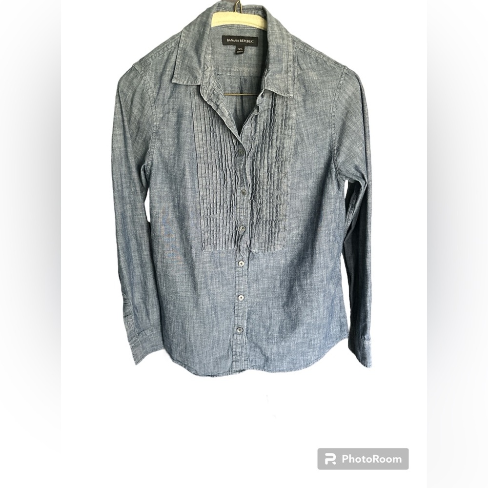 Chambray Banana Republic button up long sleeve western shirt